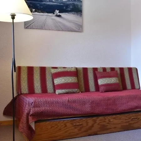 Cosy Avec Balcon, A 150m Des Pistes Et Commerces, Meribel - Fr-1-180-385 *