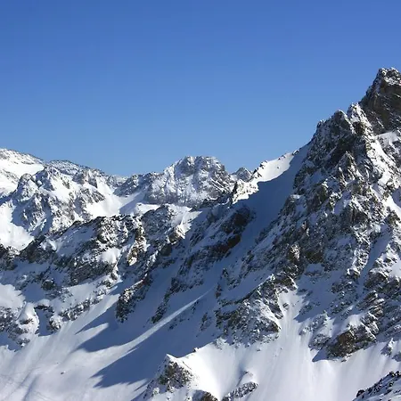 Cosy Avec Balcon, A 150m Des Pistes Et Commerces, Meribel - Fr-1-180-385 Apartman