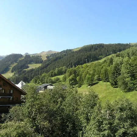 Cosy Avec Balcon, A 150m Des Pistes Et Commerces, Meribel - Fr-1-180-385