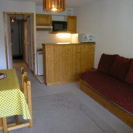 Cosy Avec Balcon, A 150m Des Pistes Et Commerces, Meribel - Fr-1-180-385 * Les Allues